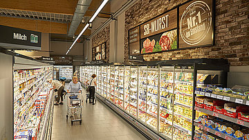 De worstafdeling bij Marktkauf Meppen.